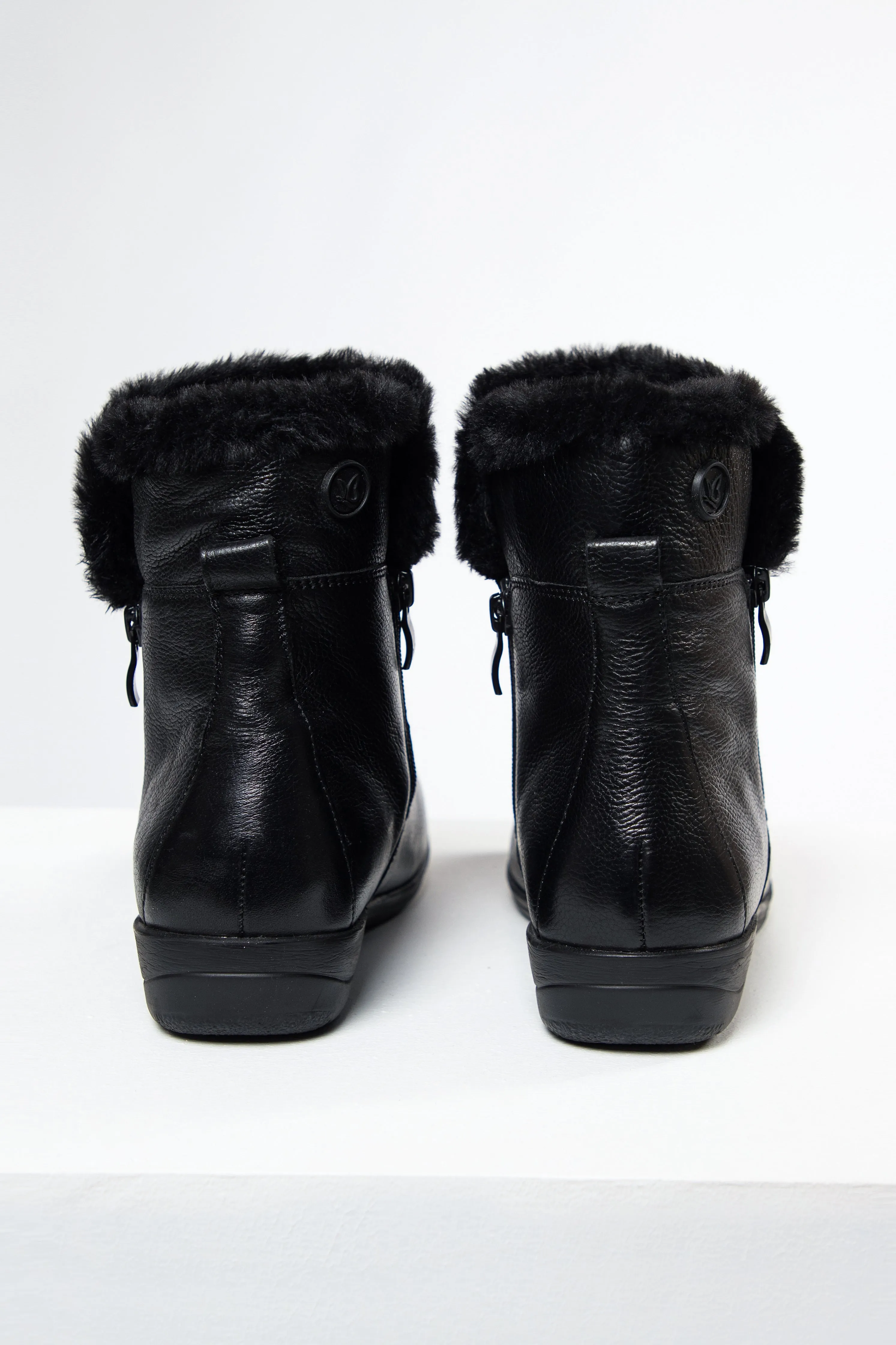 Brussels Glide fur boots Black
