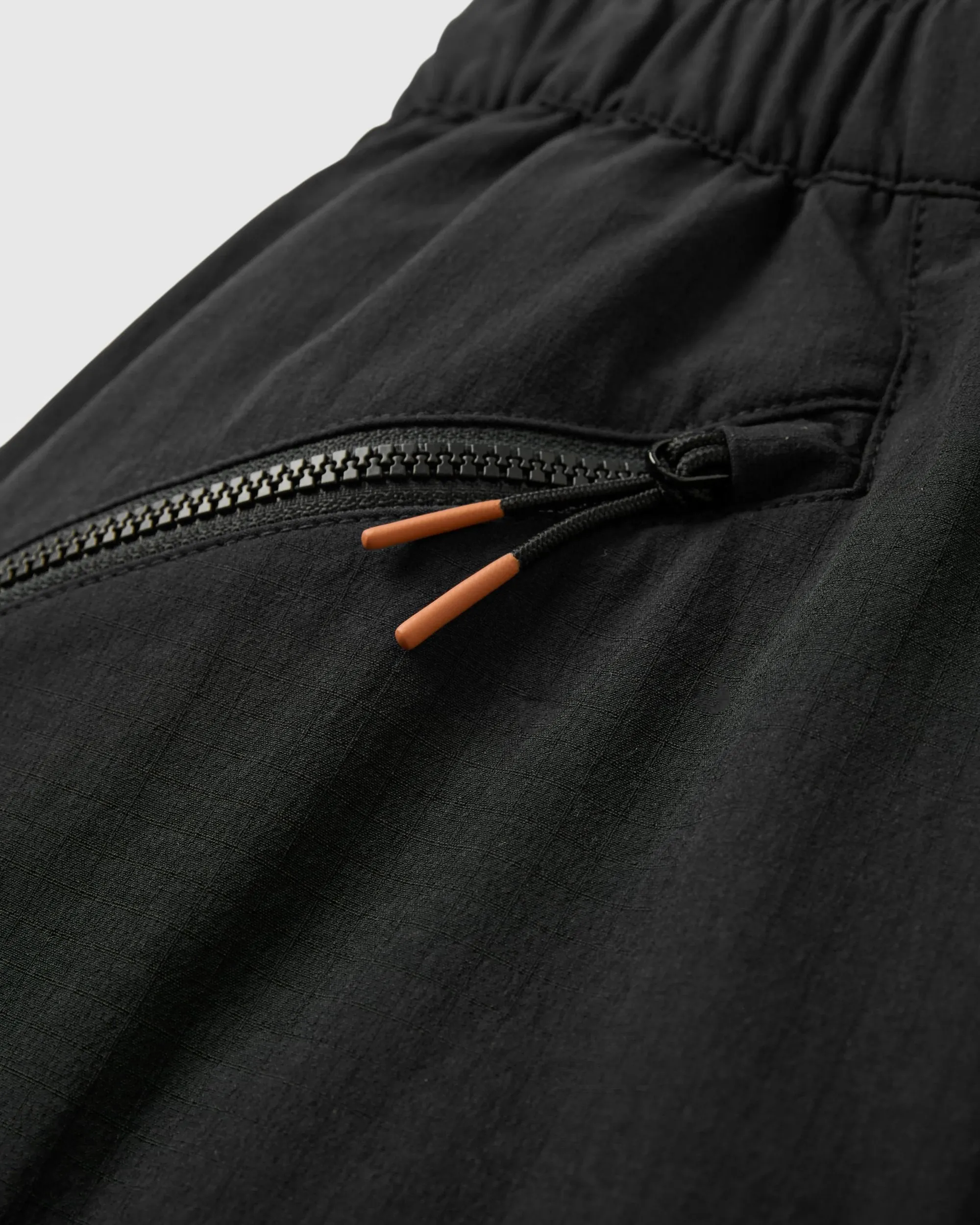 Sandstone Recycled Active Trail Short - Black
